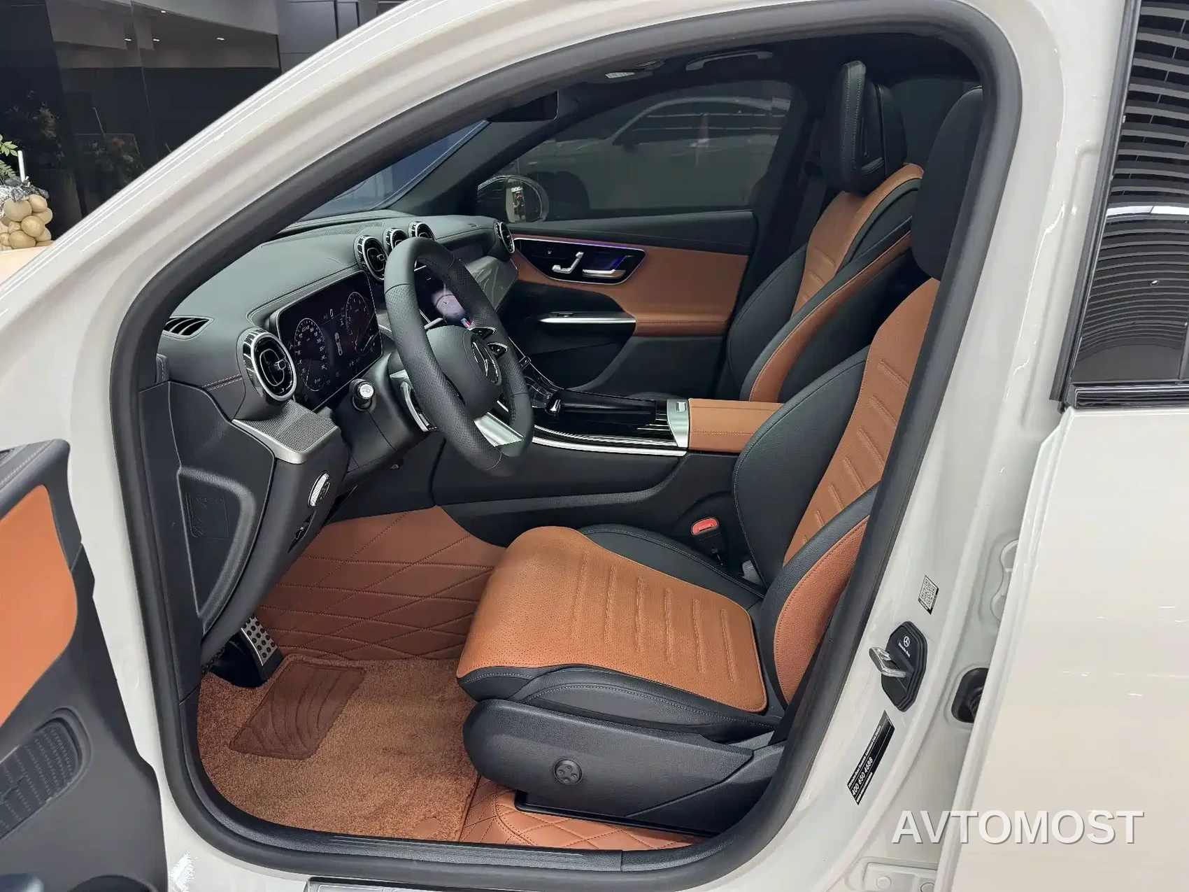 Mercedes-Benz GLC Coupe 2025 GLC 260 4MATIC Coupe SUV — фото 8