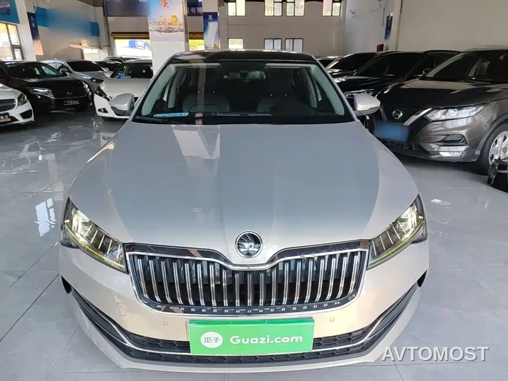 Škoda Superb 2019 Facelift TSI330 DSG Luxury — фото 2