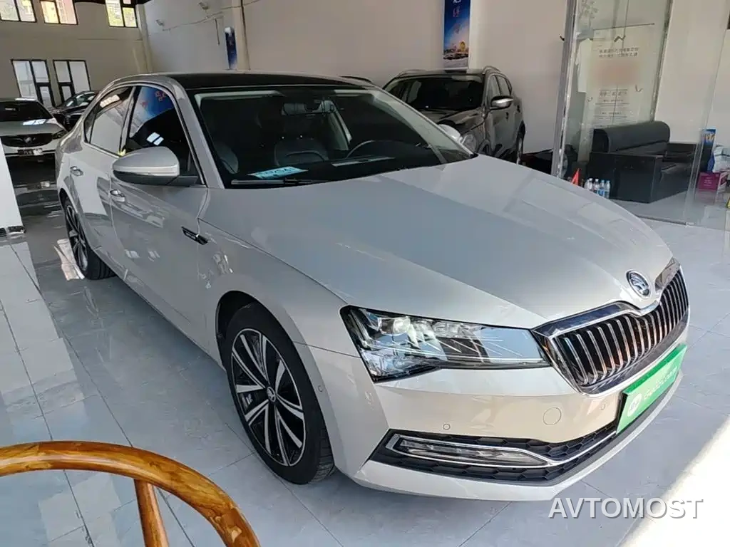 Škoda Superb 2019 Facelift TSI330 DSG Luxury — фото 3