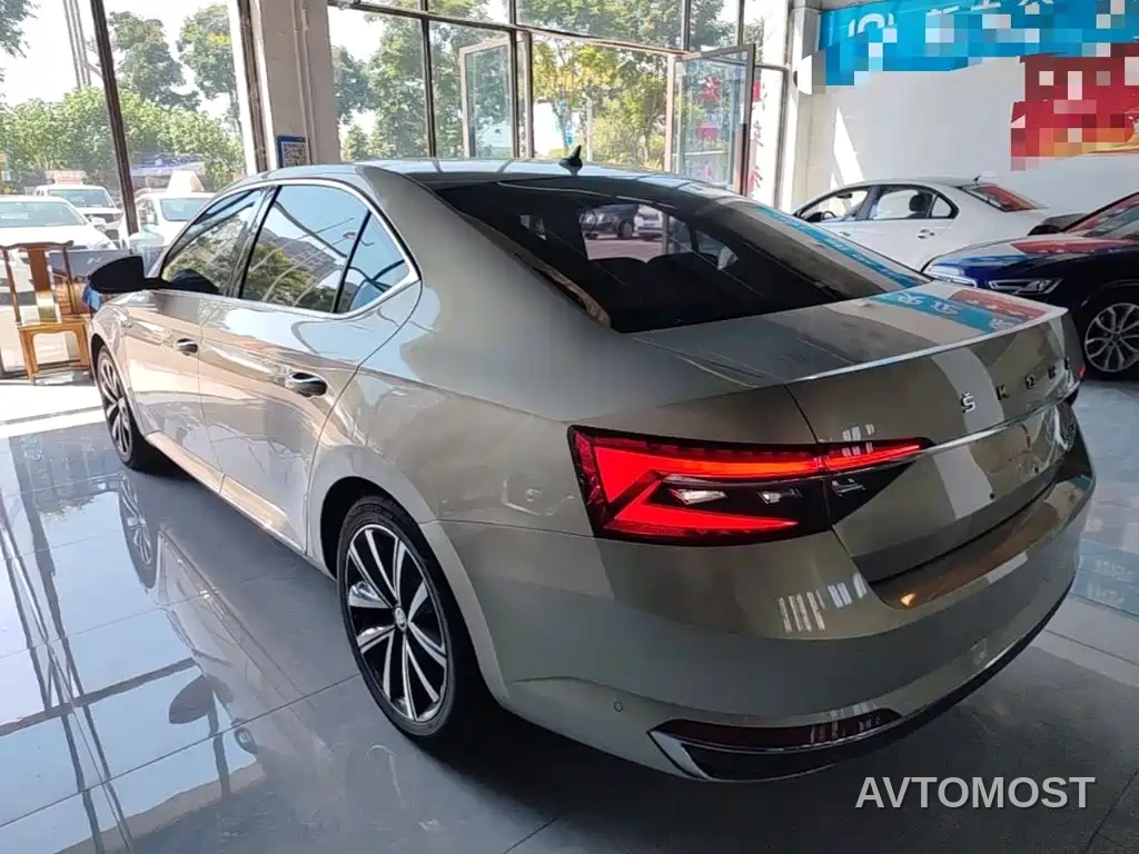 Škoda Superb 2019 Facelift TSI330 DSG Luxury — фото 4