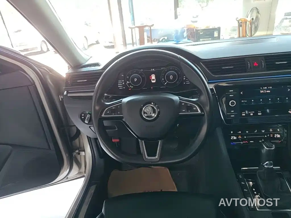 Škoda Superb 2019 Facelift TSI330 DSG Luxury — фото 10