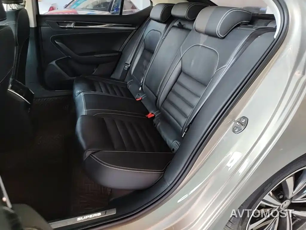 Škoda Superb 2019 Facelift TSI330 DSG Luxury — фото 14