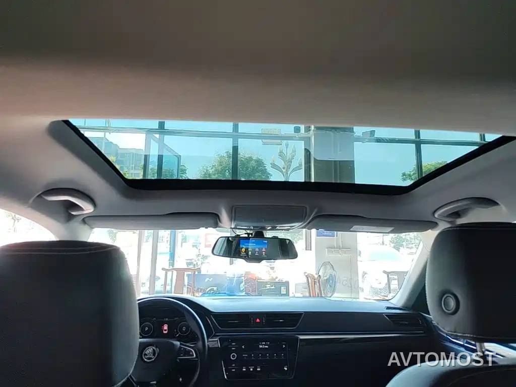 Škoda Superb 2019 Facelift TSI330 DSG Luxury — фото 15