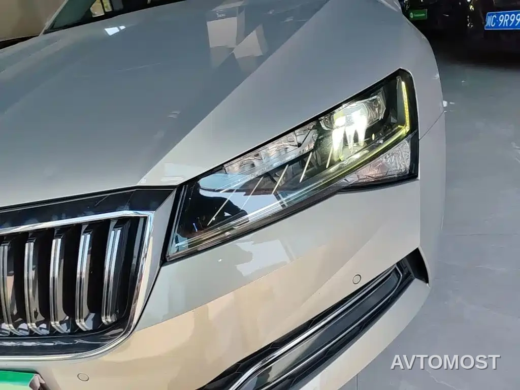 Škoda Superb 2019 Facelift TSI330 DSG Luxury — фото 21