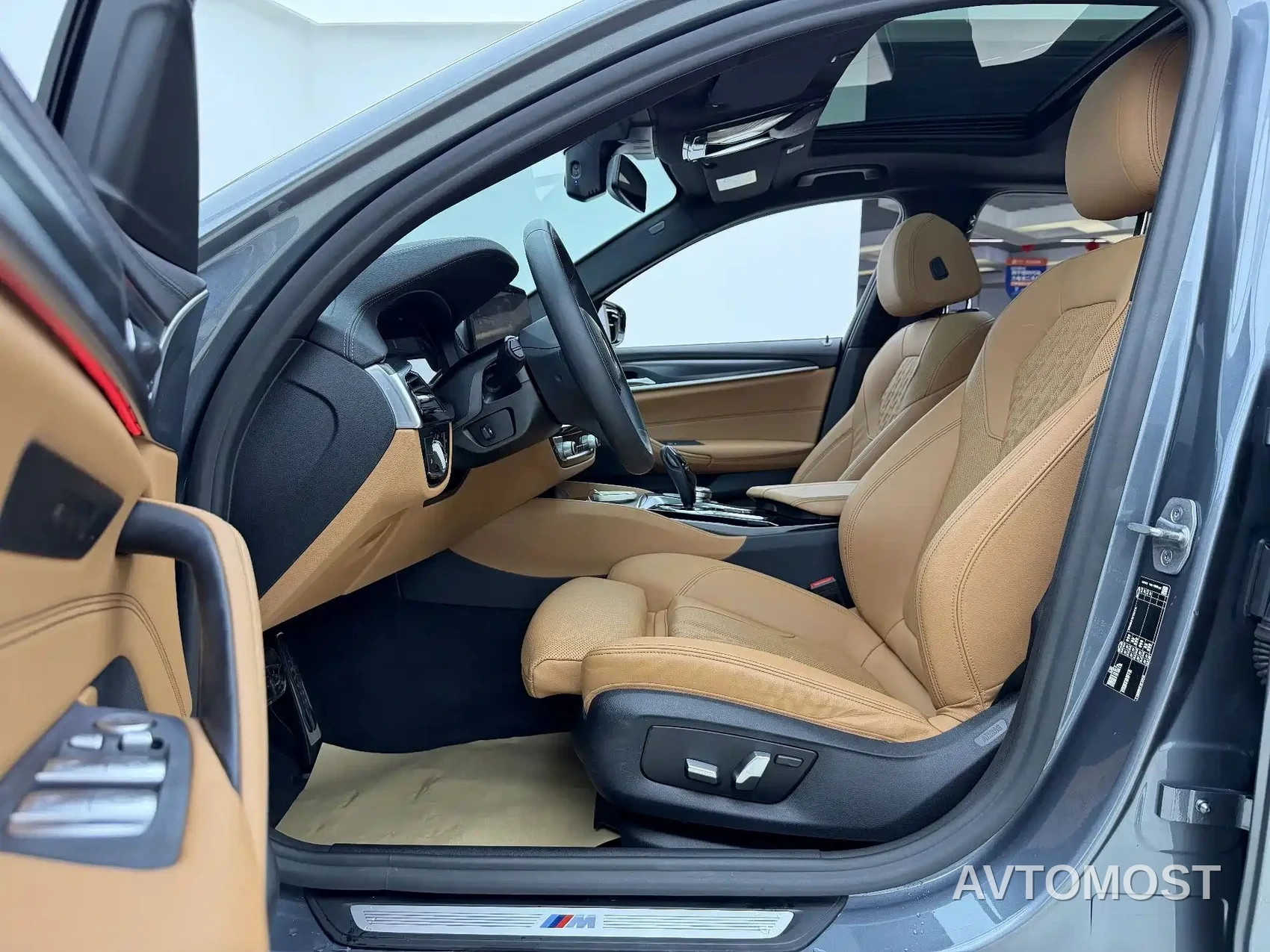 BMW 5 Series (Import) 2022 Model Second Facelift 525i M Sport Package — фото 6