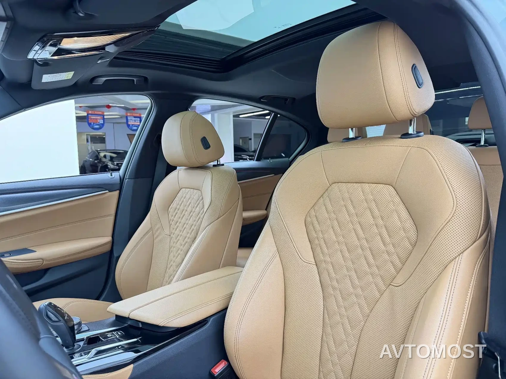 BMW 5 Series (Import) 2022 Model Second Facelift 525i M Sport Package — фото 17