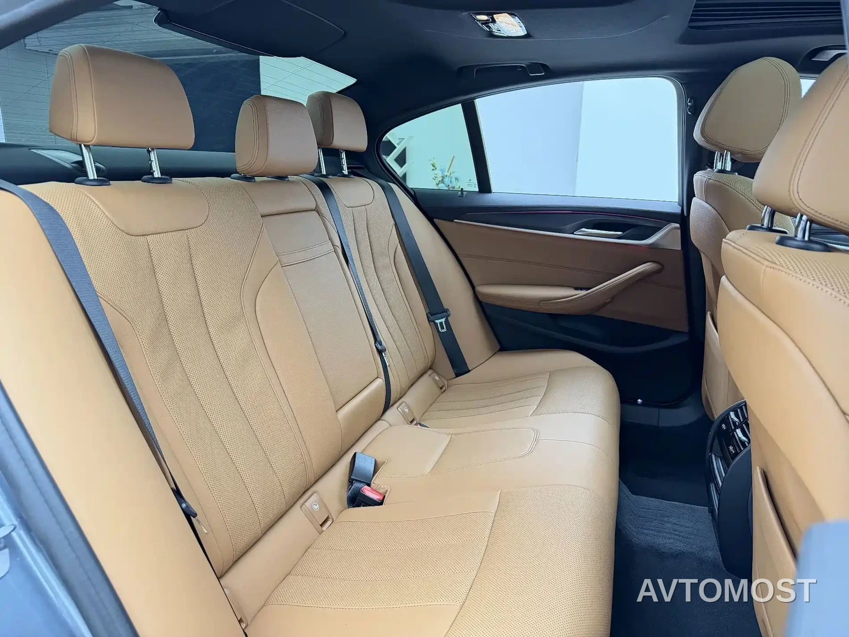 BMW 5 Series (Import) 2022 Model Second Facelift 525i M Sport Package — фото 18