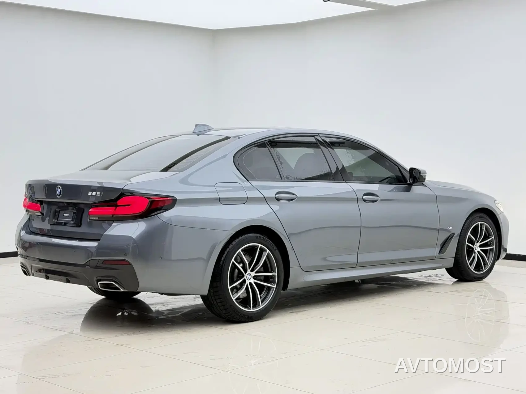 BMW 5 Series (Import) 2022 Model Second Facelift 525i M Sport Package — фото 21