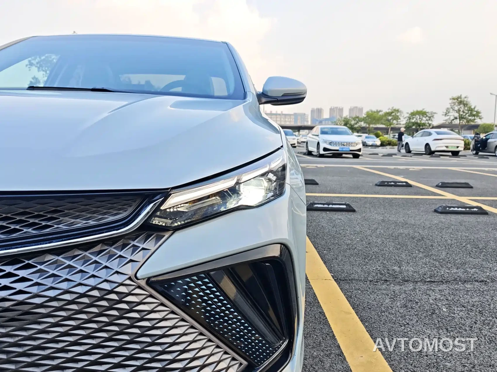 Geely Emgrand L HiP 2022 1.5TD-DHT Pro 100KM Travel Edition — фото 19