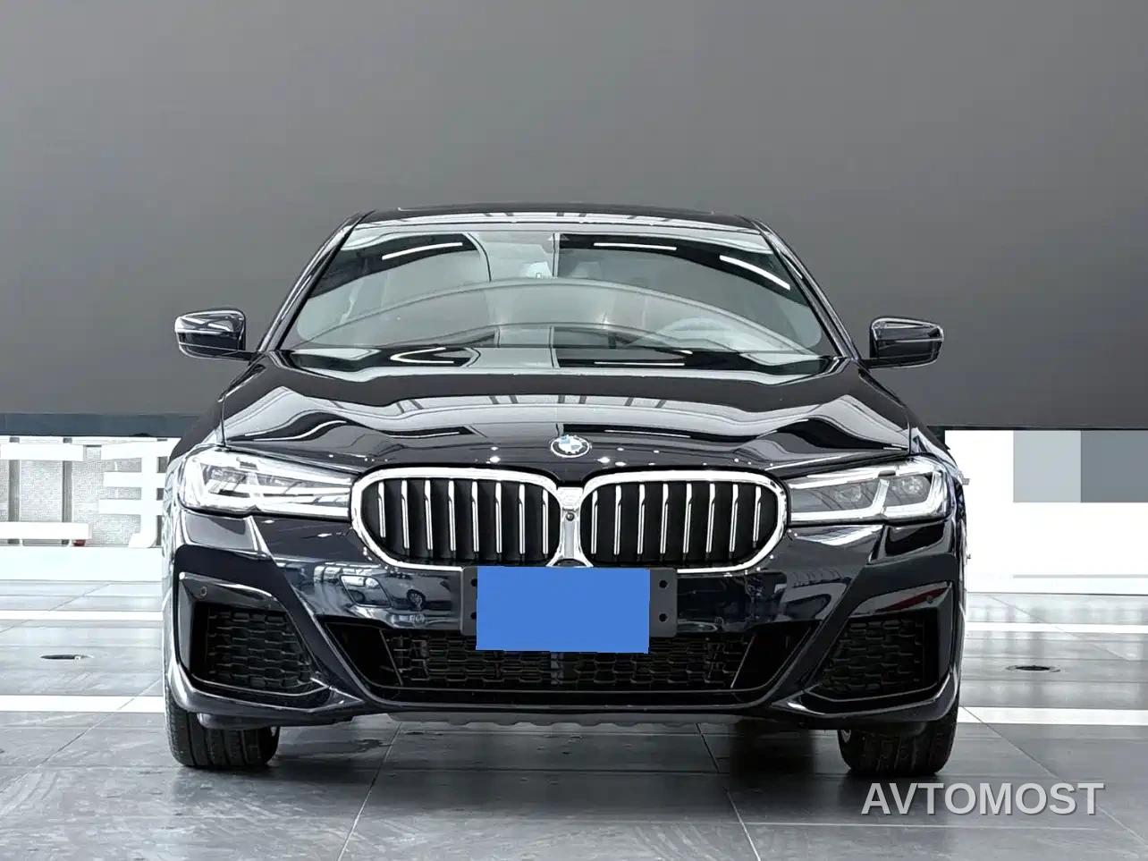BMW 5 Series 2023 530Li Premium M Sport Package — фото 1