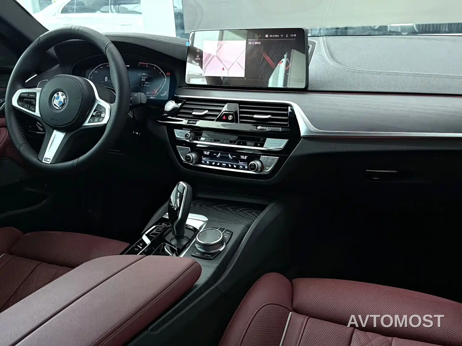 BMW 5 Series 2023 530Li Premium M Sport Package — фото 8