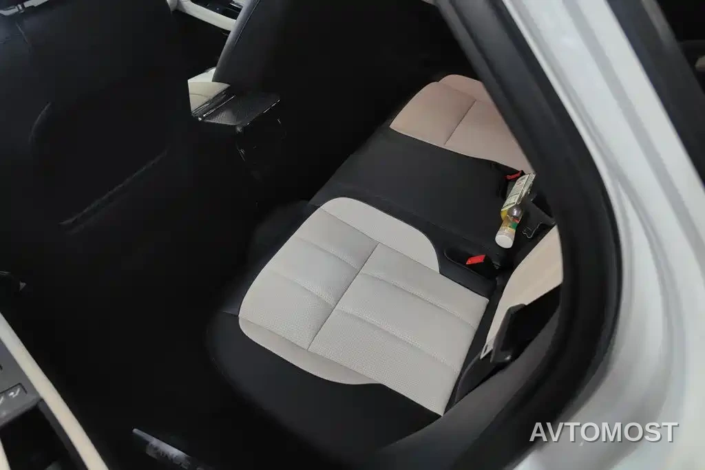Land Rover Range Rover Evoque New Energy 2021 Range Rover Evoque L P300e Luxury — фото 11