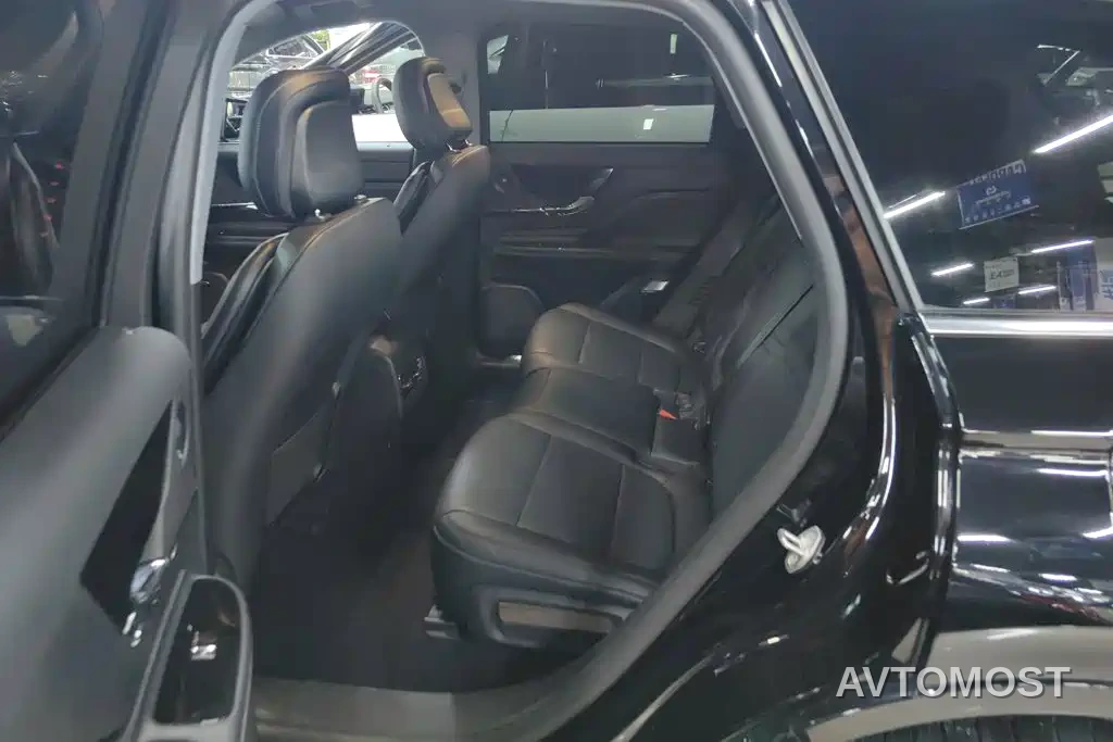 Lincoln Adventurer NEV 2021 PHEV AWD e-Elegance Edition — фото 11