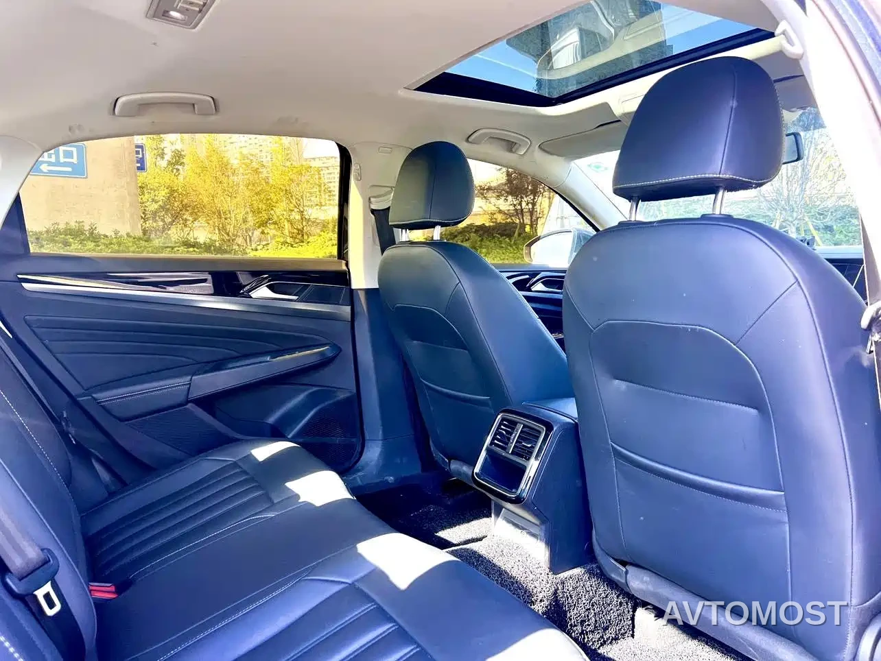 Volkswagen Passat 2022 280TSI Business Edition — фото 12