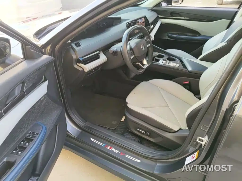 Changan UNI-V iDD 2023 ZhiDian iDD 1.5T 113km Smart Fun Edition — фото 15
