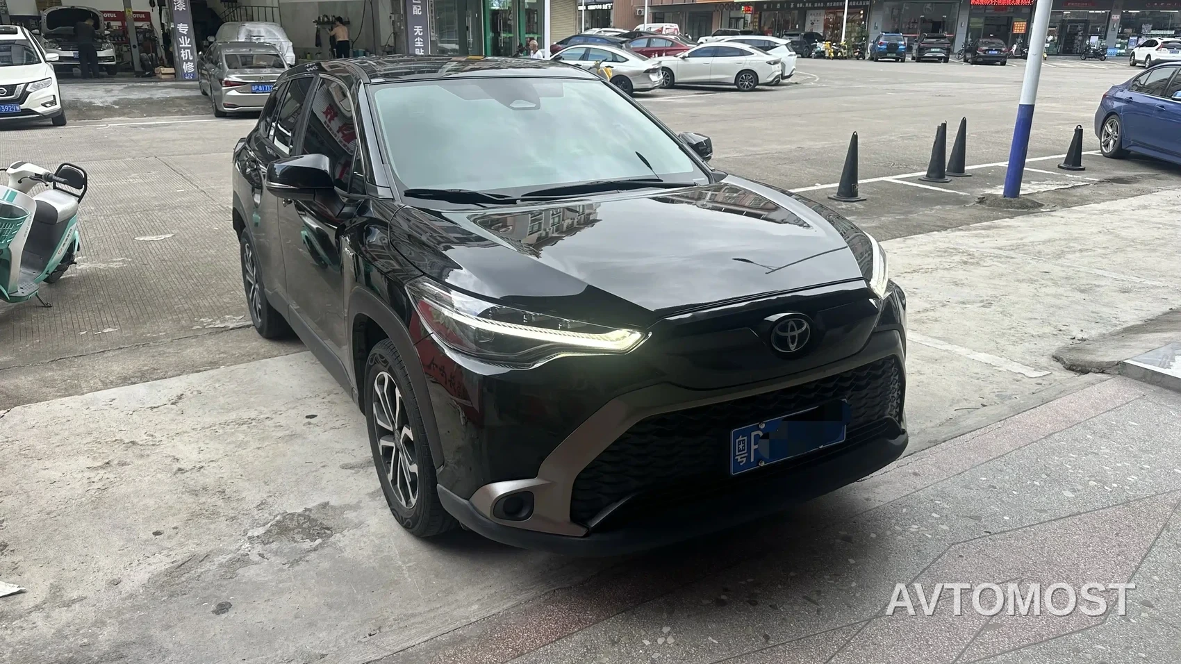 Toyota Frontlander 2023 2.0L Smart Hybrid Dual Engine Luxury Edition — фото 1