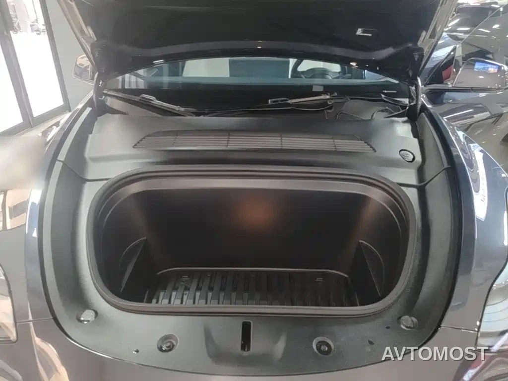 Tesla Model Y 2024 Rear-Wheel Drive Version — фото 16