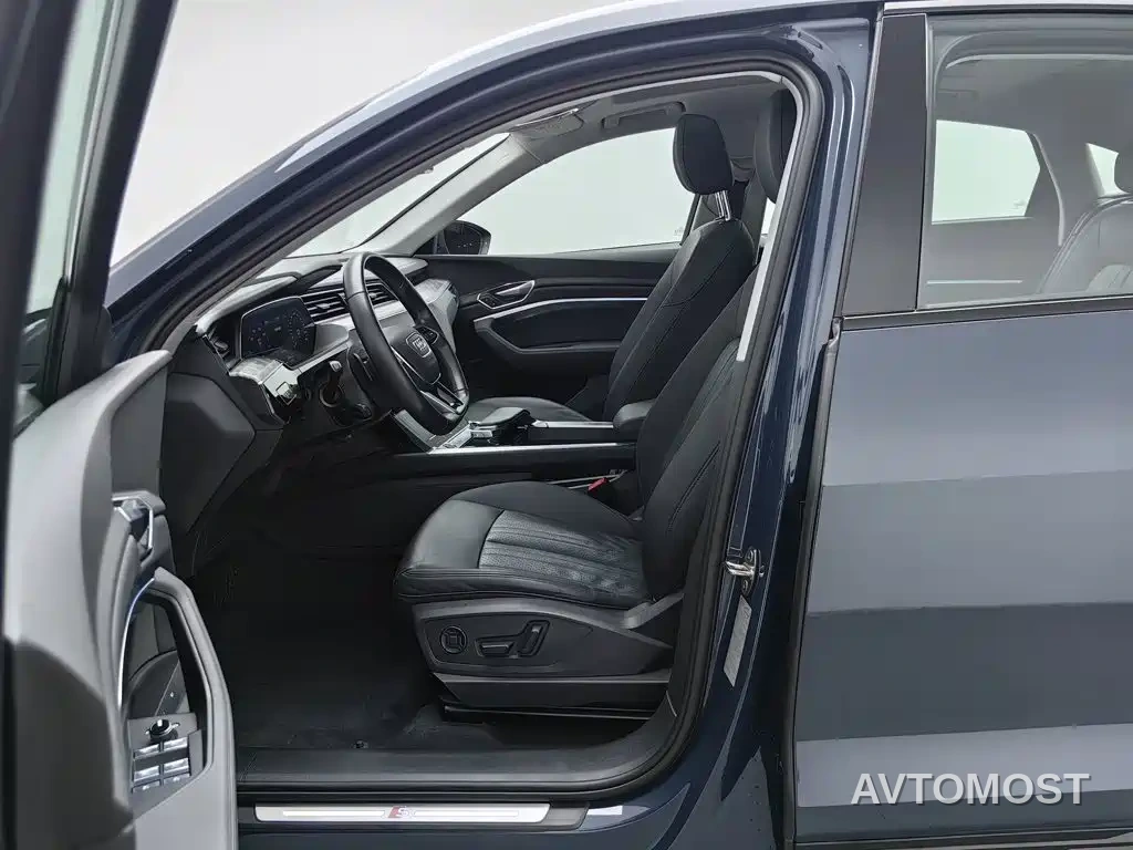 Audi e-tron (Import) 2021 Sportback 55 quattro Luxury — фото 8