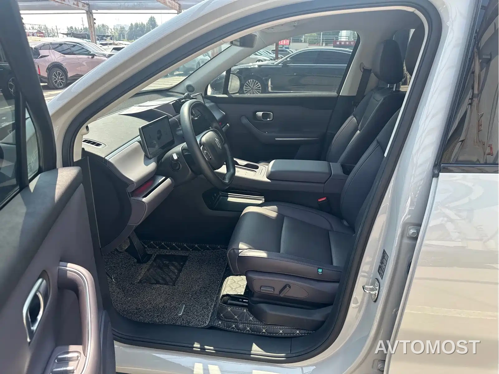 Leapmotor C10 2024 530 Smart Edition — фото 4