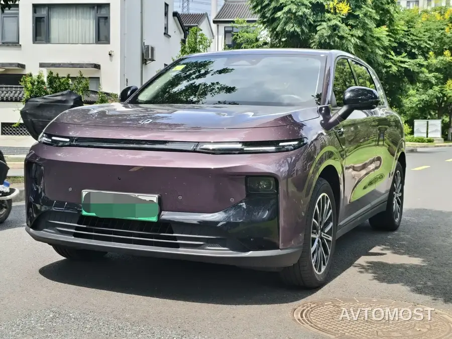 Leapmotor B10