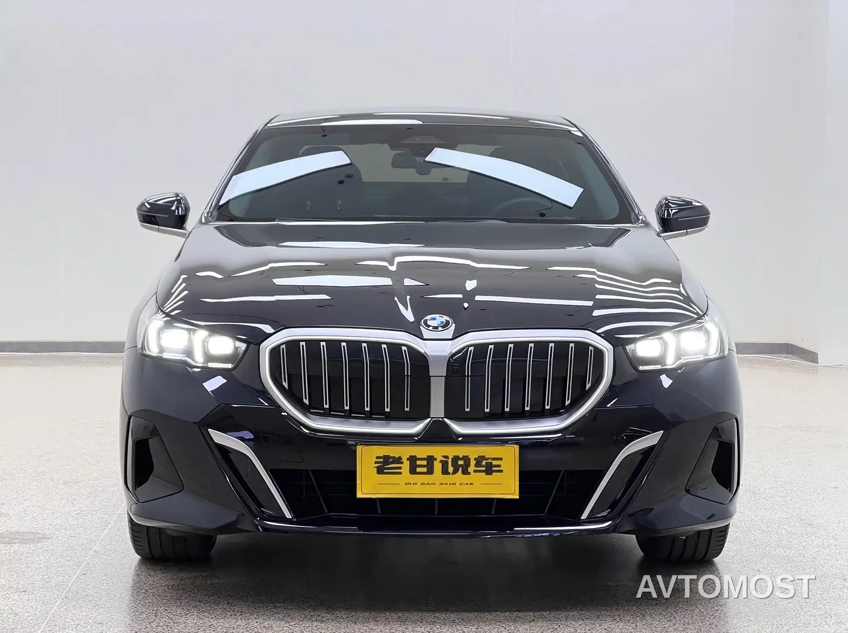 BMW 5 Series 2024 530Li Leading M Sport Package — фото 3