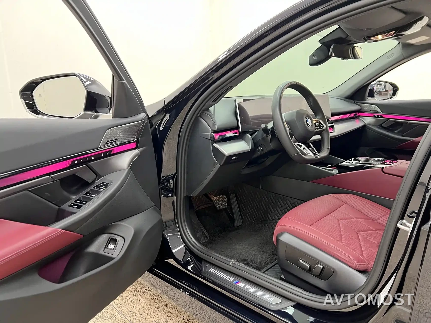 BMW 5 Series 2024 530Li Leading M Sport Package — фото 10