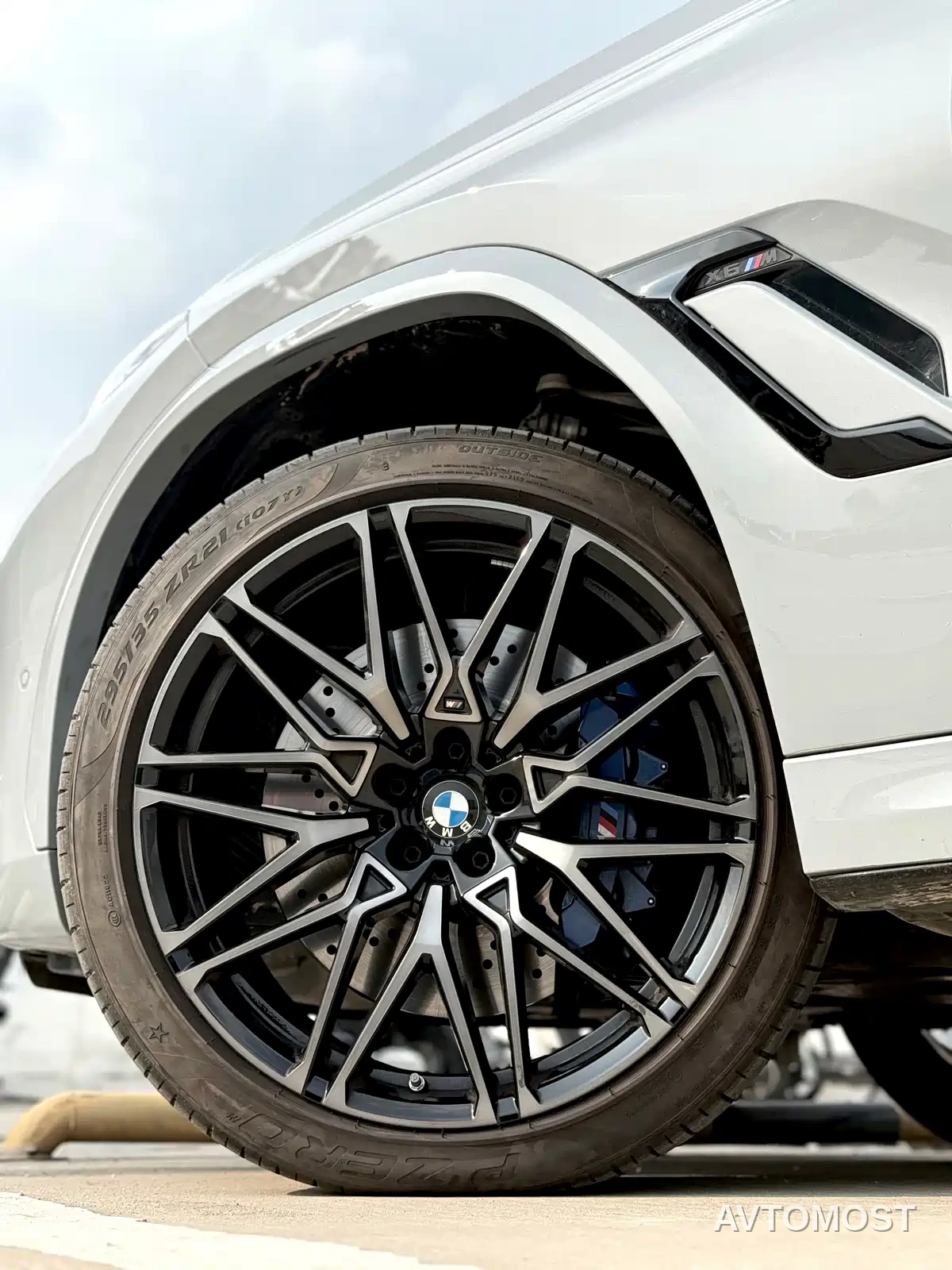 BMW X6 M 2023 Model X6 M Thunder Edition — фото 17