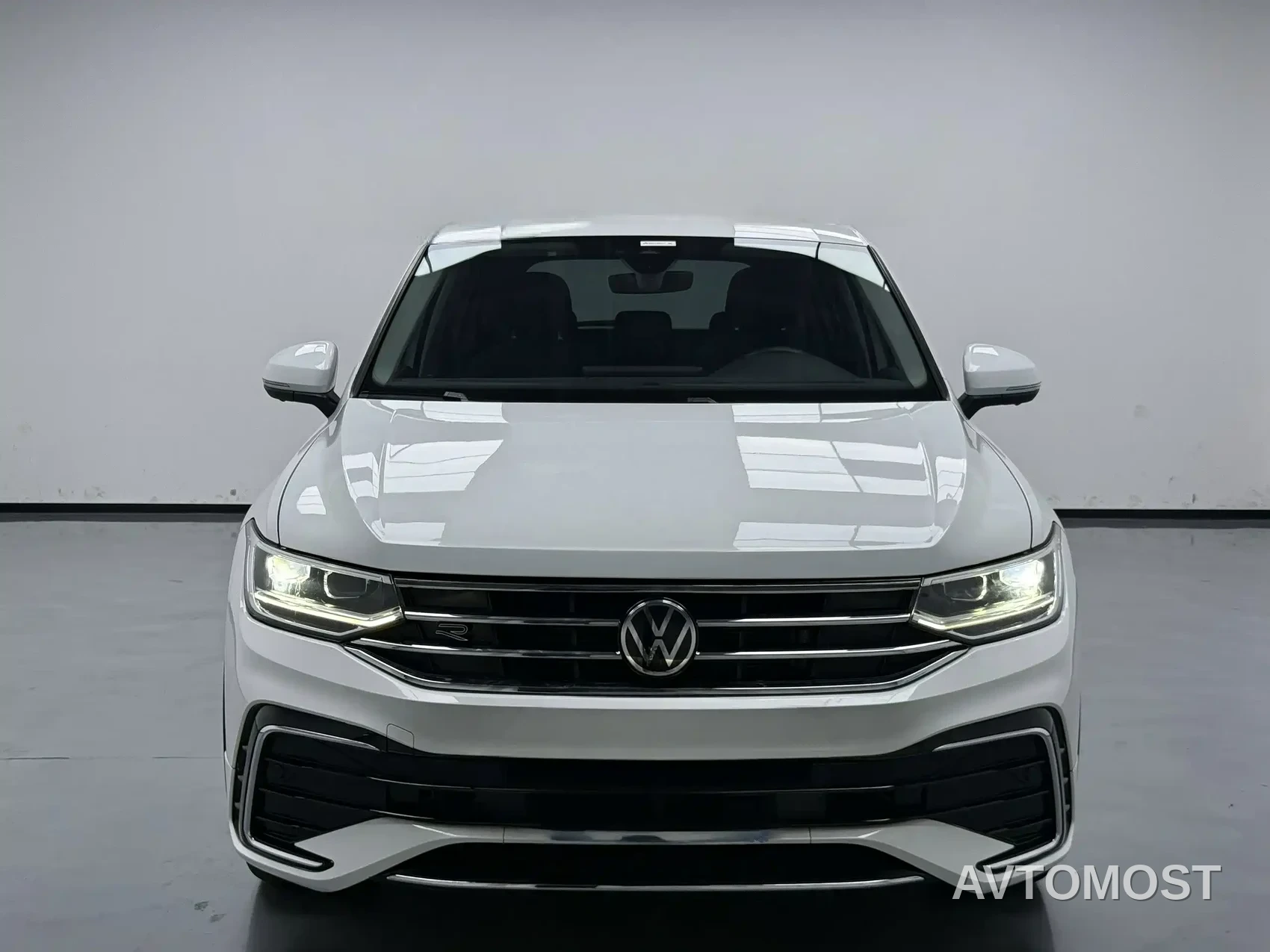 Volkswagen Tiguan L 2023 330TSI Auto 2WD R-Line Premium Edition — фото 2