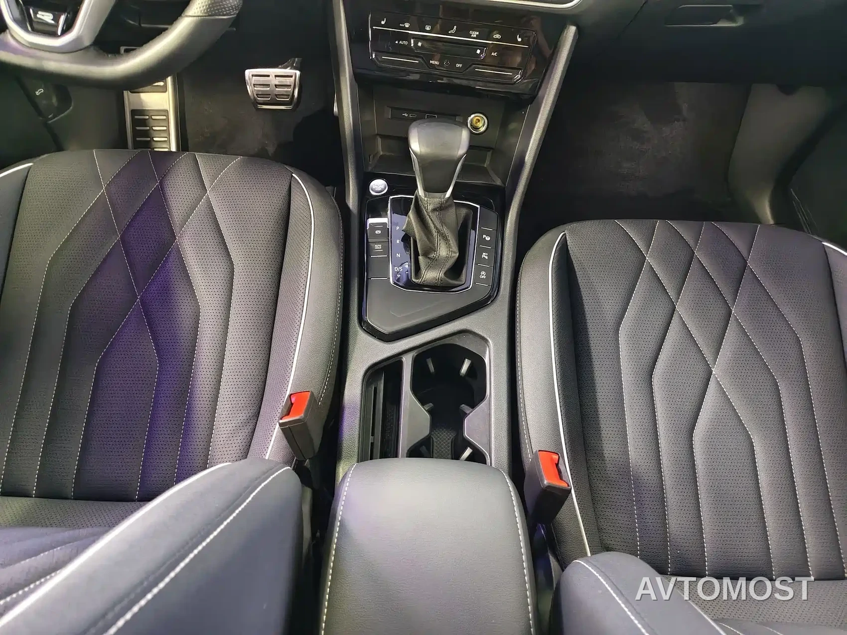 Volkswagen Tiguan L 2023 330TSI Auto 2WD R-Line Premium Edition — фото 6