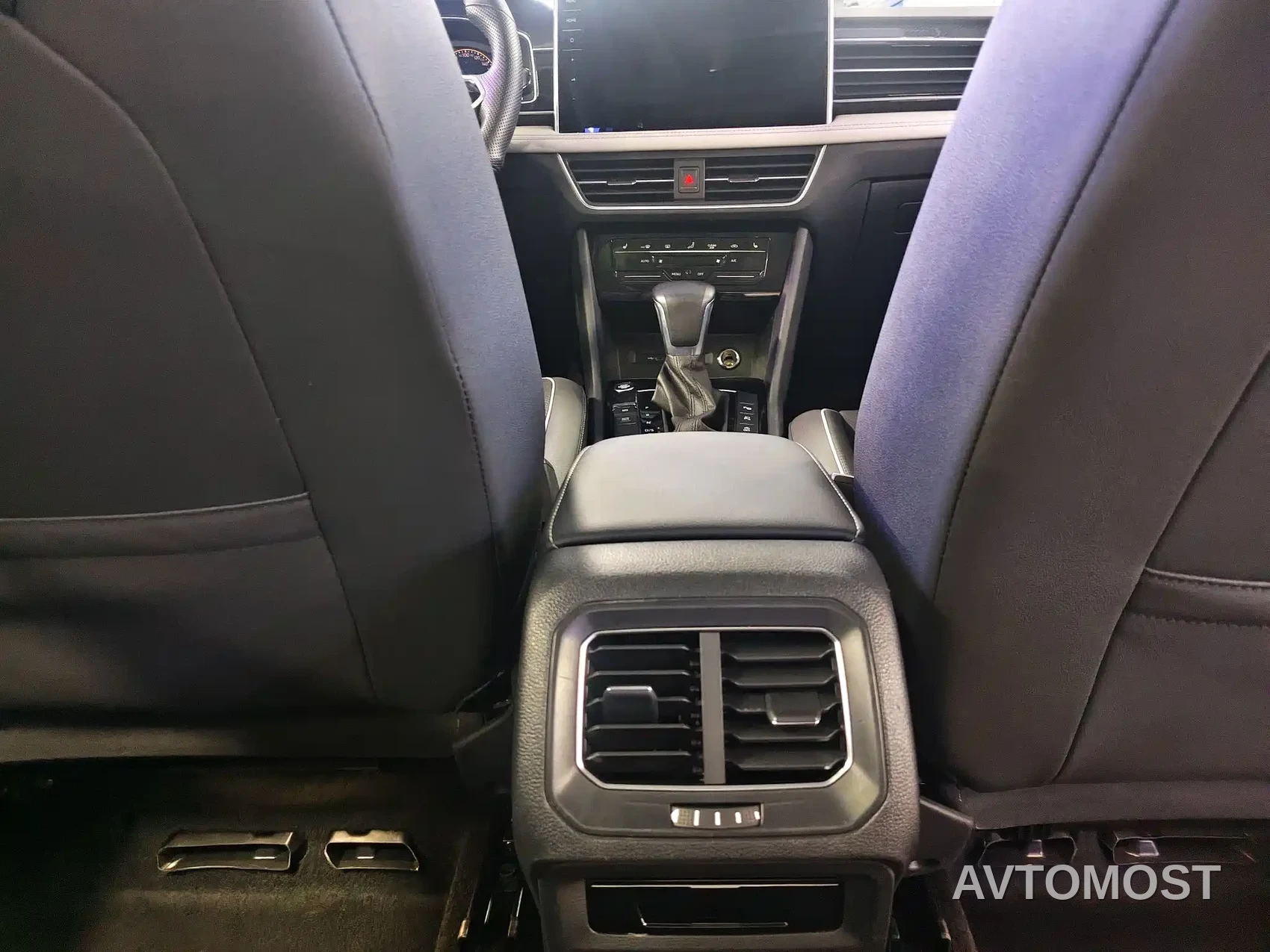 Volkswagen Tiguan L 2023 330TSI Auto 2WD R-Line Premium Edition — фото 8