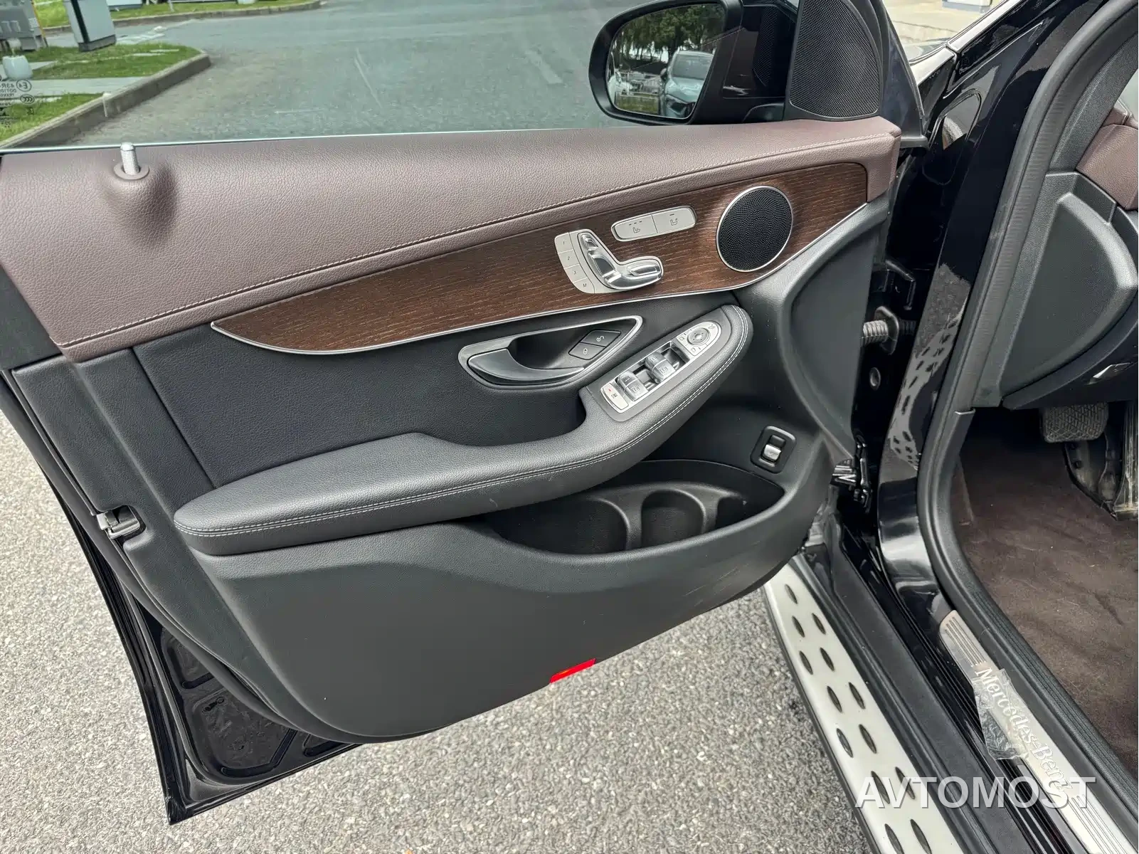 Mercedes-Benz GLC 2022 Model GLC 260 L 4MATIC Luxury Edition — фото 9