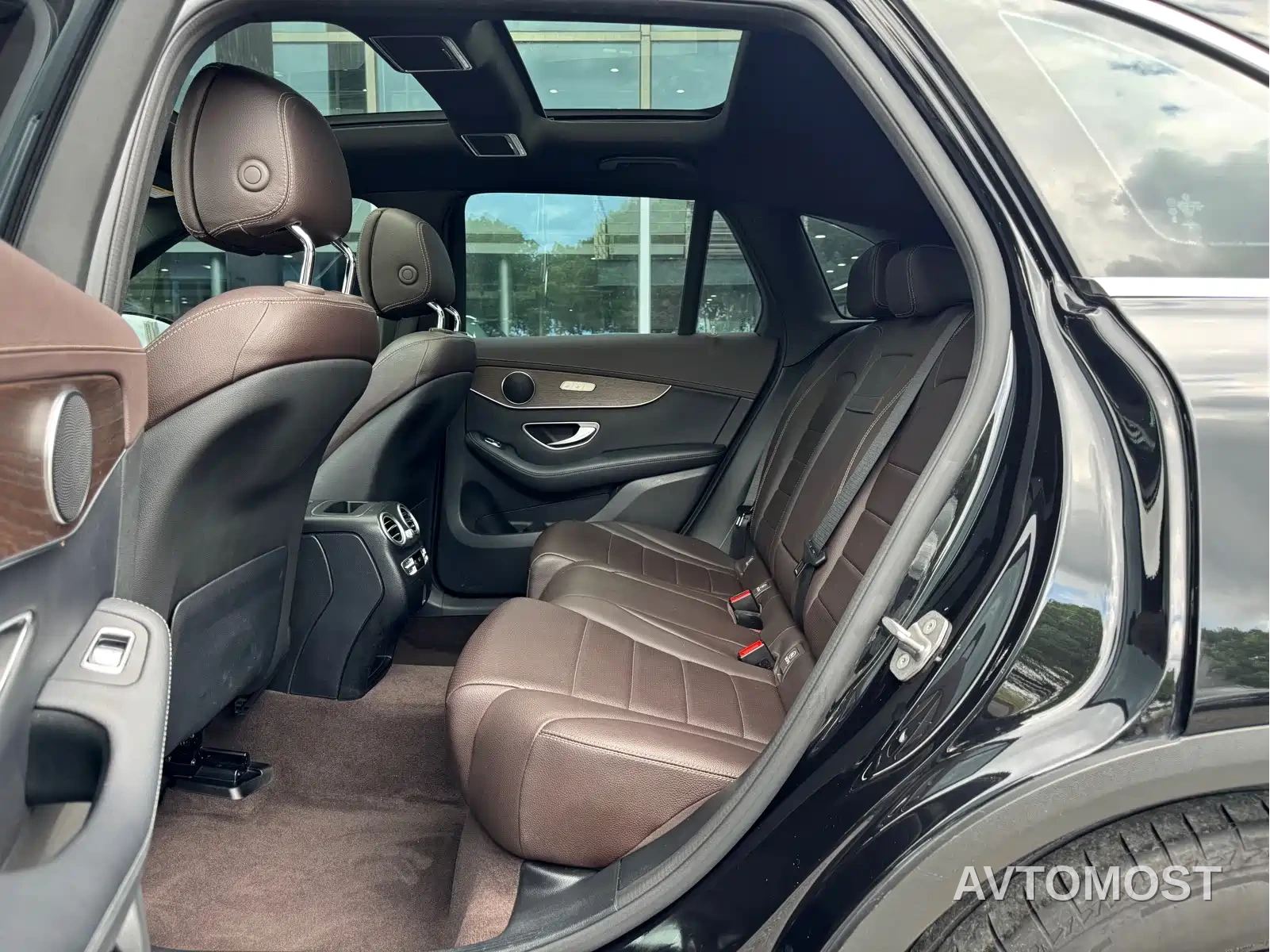 Mercedes-Benz GLC 2022 Model GLC 260 L 4MATIC Luxury Edition — фото 13