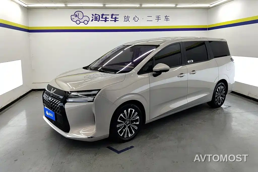 Wuling Motors Xingguang 730 New Energy 2025 Model Plug-in Hybrid Base Version — фото 1