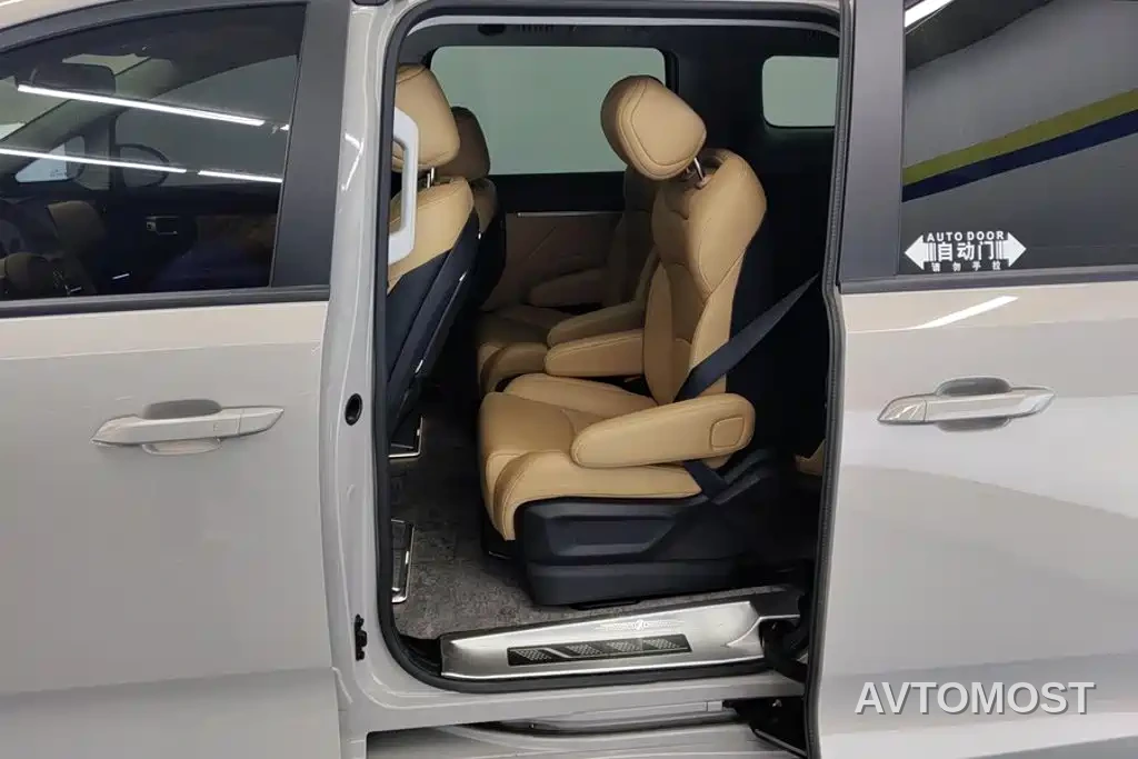 Wuling Motors Xingguang 730 New Energy 2025 Model Plug-in Hybrid Base Version — фото 11