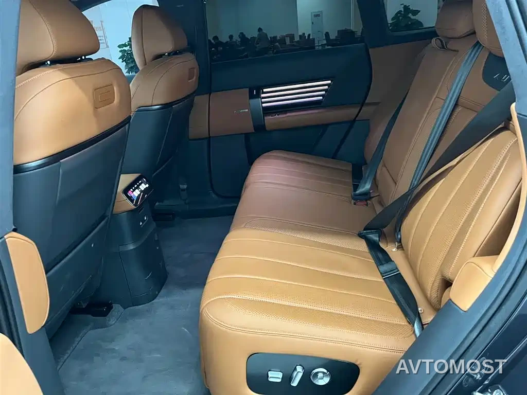 Audi E7X 2026 4WD Base Model — фото 13