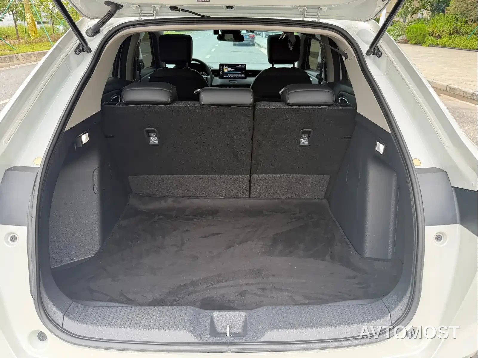 Honda Vezel 2023 1.5L CVT Pioneer Edition — фото 15