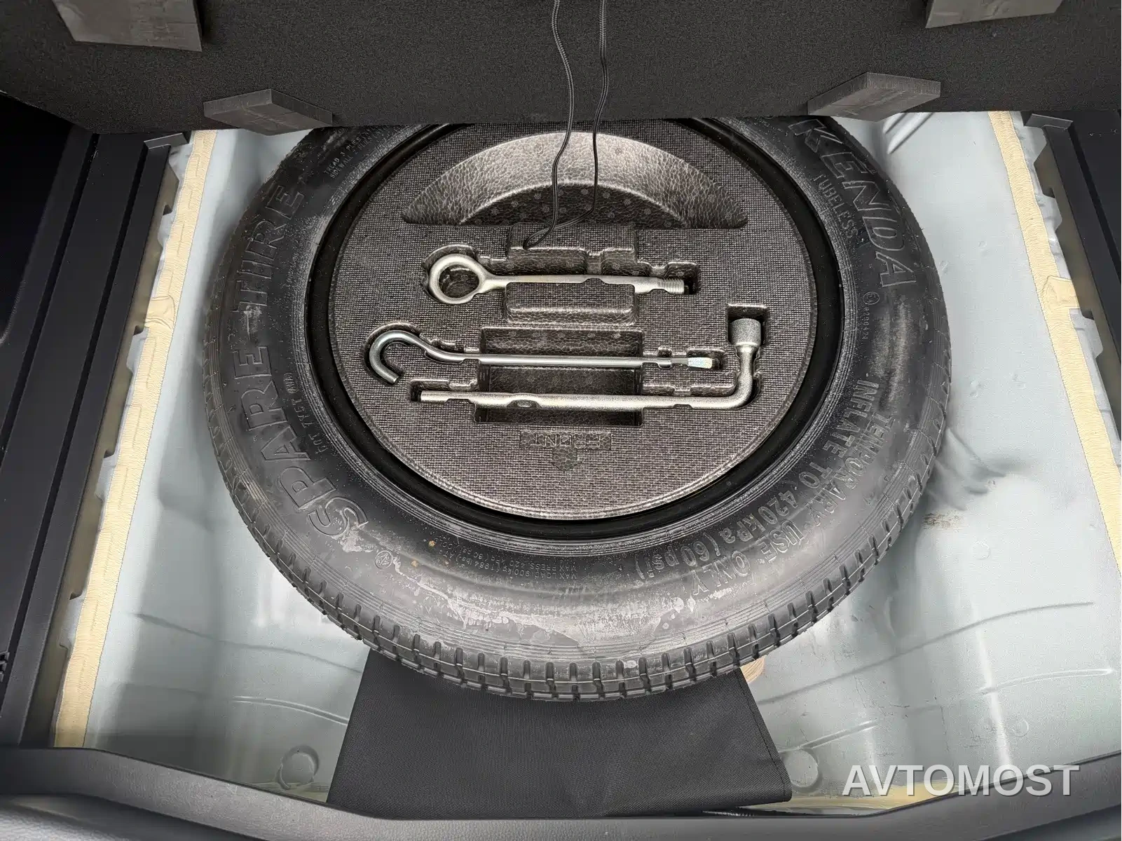 Honda Vezel 2023 1.5L CVT Pioneer Edition — фото 16