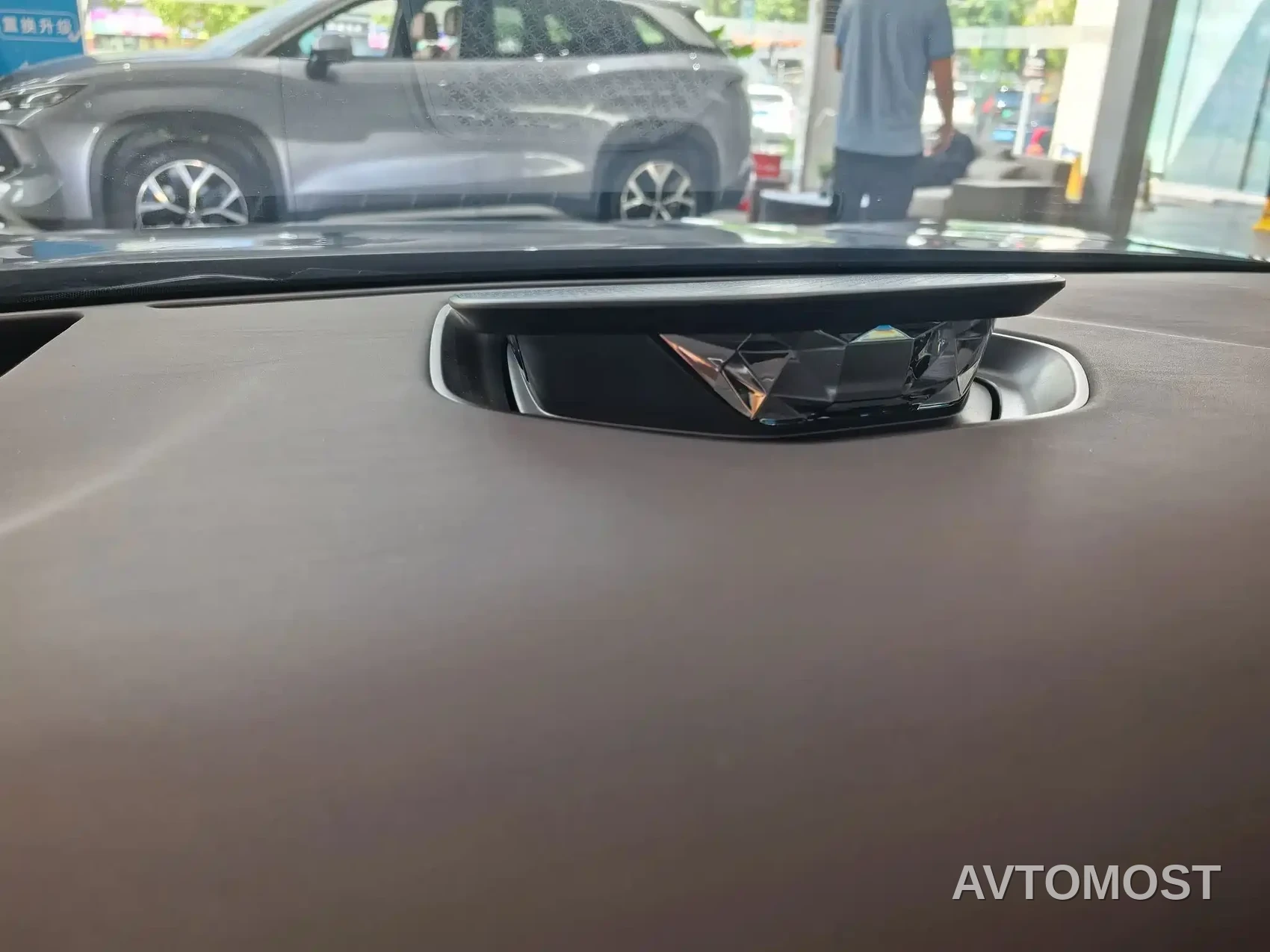 Denza Z9 2024 Model 1100km AWD Max Edition — фото 13