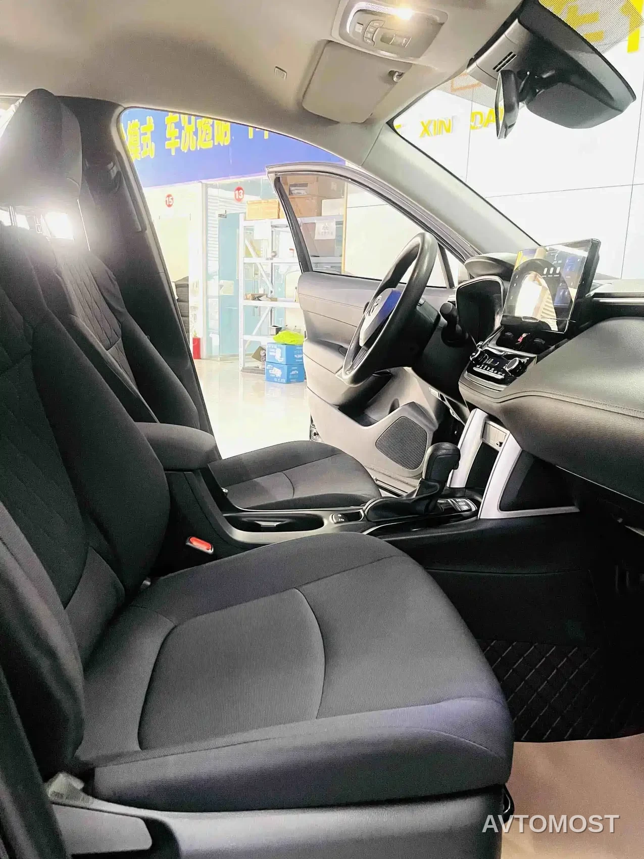 Toyota Corolla Cross 2023 Hybrid 2.0L Pioneer Edition — фото 6