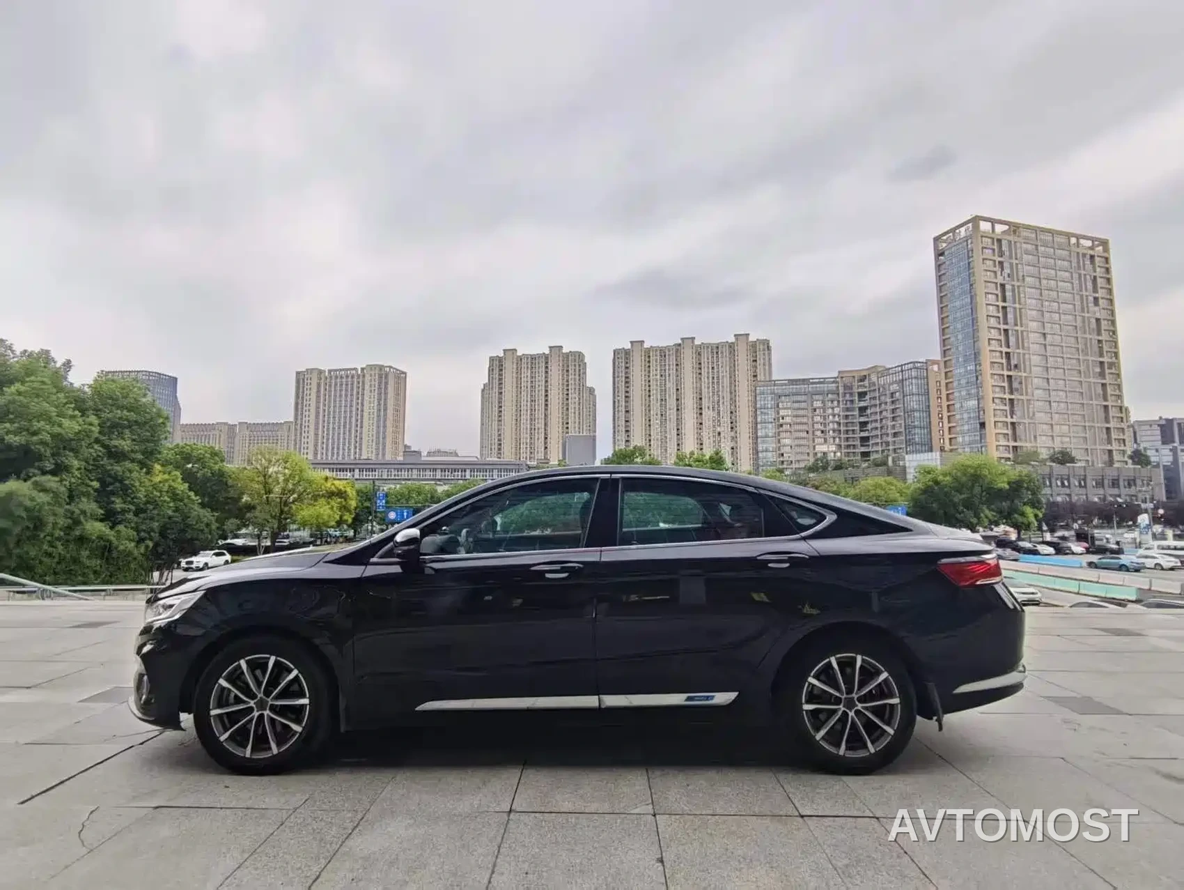 Geely Borui PHEV 2021 1.5T ePro Leading Glory Edition — фото 5