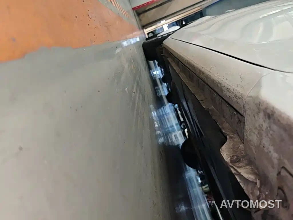 Toyota Corolla Twin Engine E+ 2019 1.8L E-CVT Leading Edition — фото 21