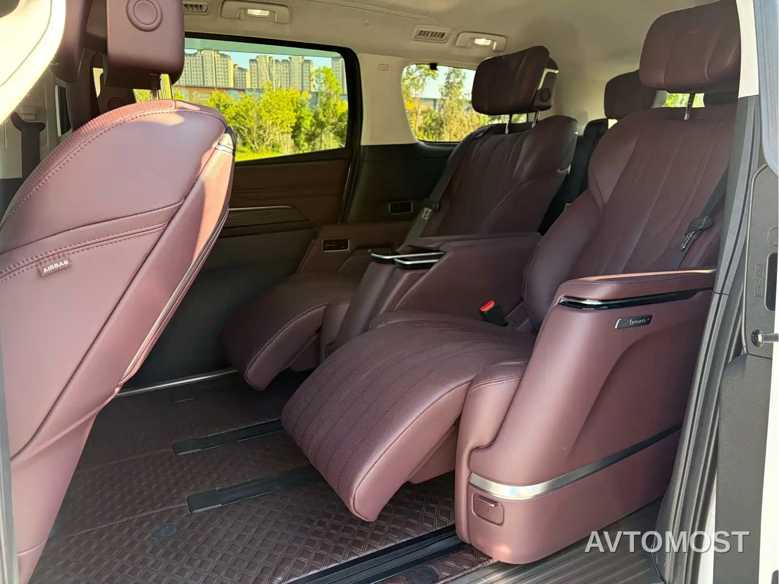 Buick Century 2023 2.0T 7-Seater World Edition — фото 15