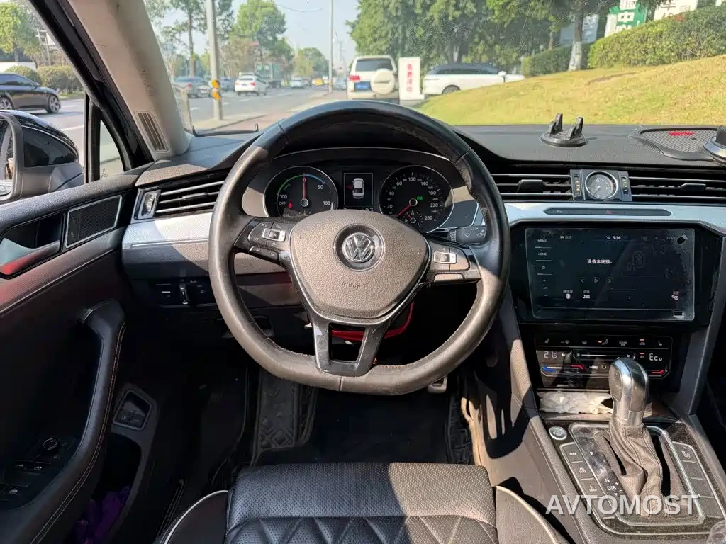 Volkswagen Magotan GTE Plug-in Hybrid 2020 GTE Luxury — фото 14