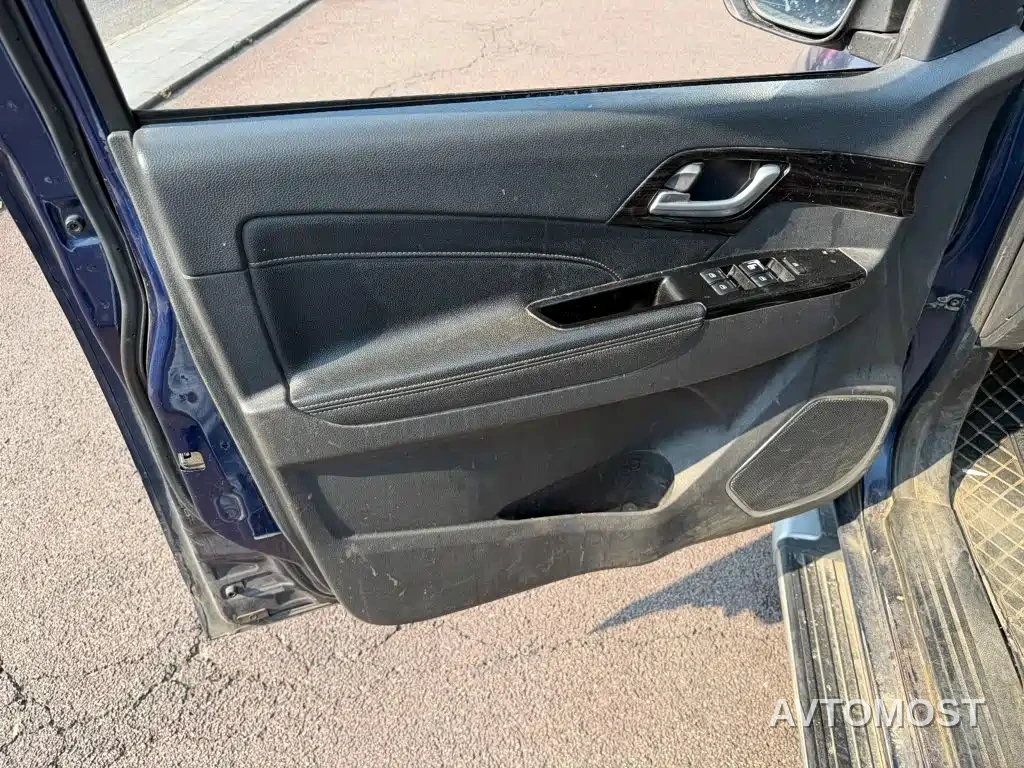Isuzu Lingtuo 2020 2.5T 4WD Automatic Flagship Edition China VI Extended Version JE4D25Q6A — фото 6