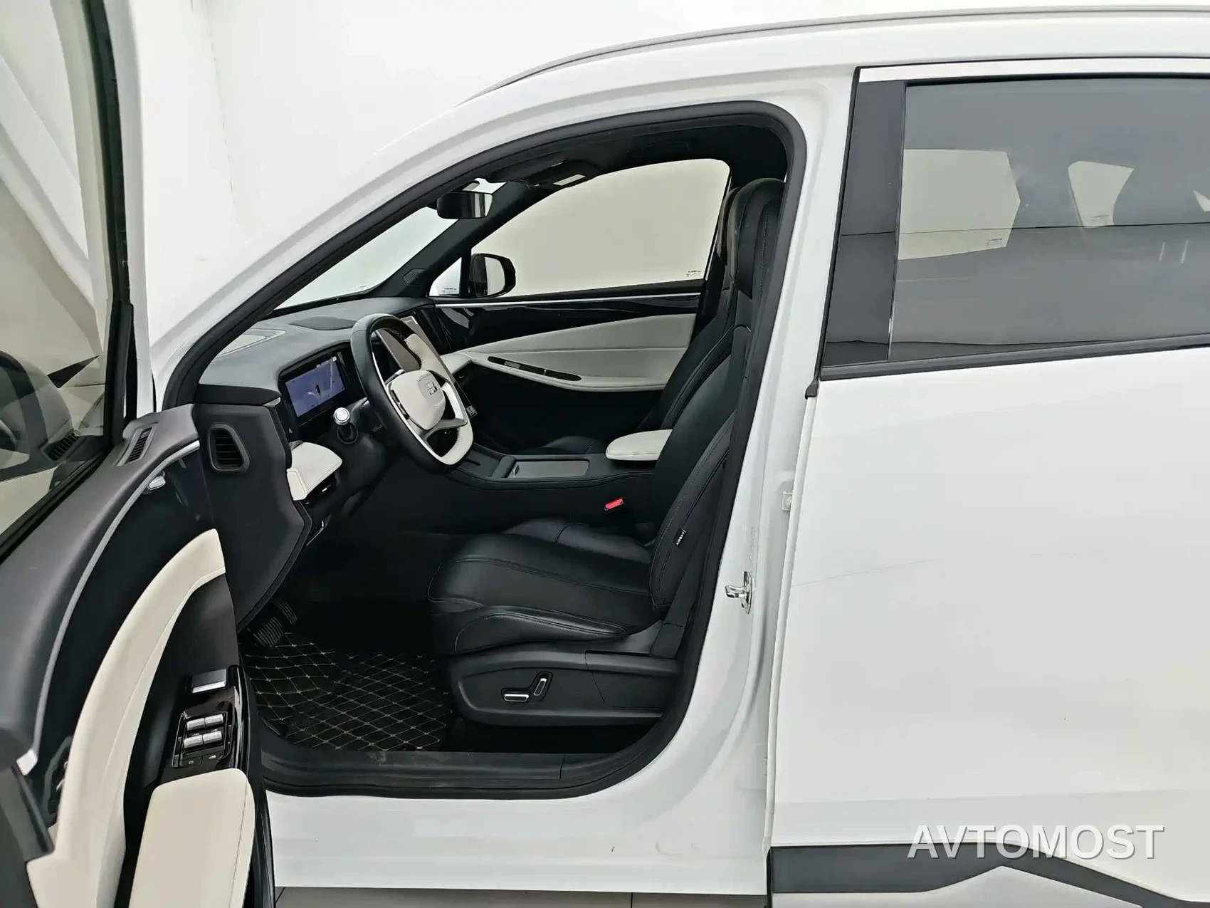 Geely Galaxy L7 2024 1.5T 55km PRO Soaring Dragon Edition — фото 18