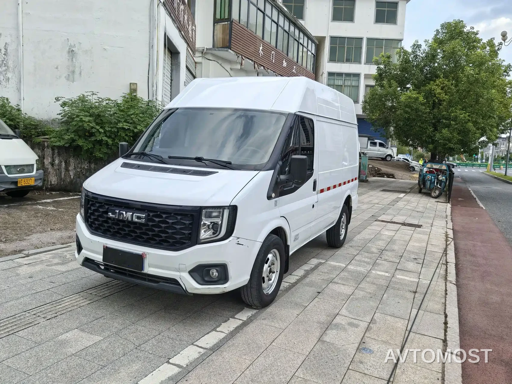 Jiangling JMC Fushun 2022 2.0T Manual Van Medium Wheelbase Medium-high Roof 3-seater — фото 1