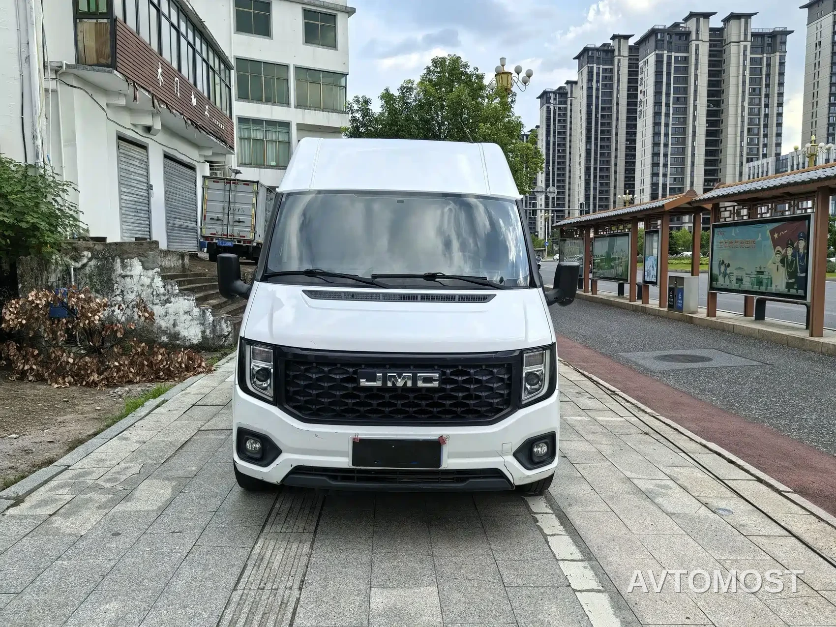 Jiangling JMC Fushun 2022 2.0T Manual Van Medium Wheelbase Medium-high Roof 3-seater — фото 2