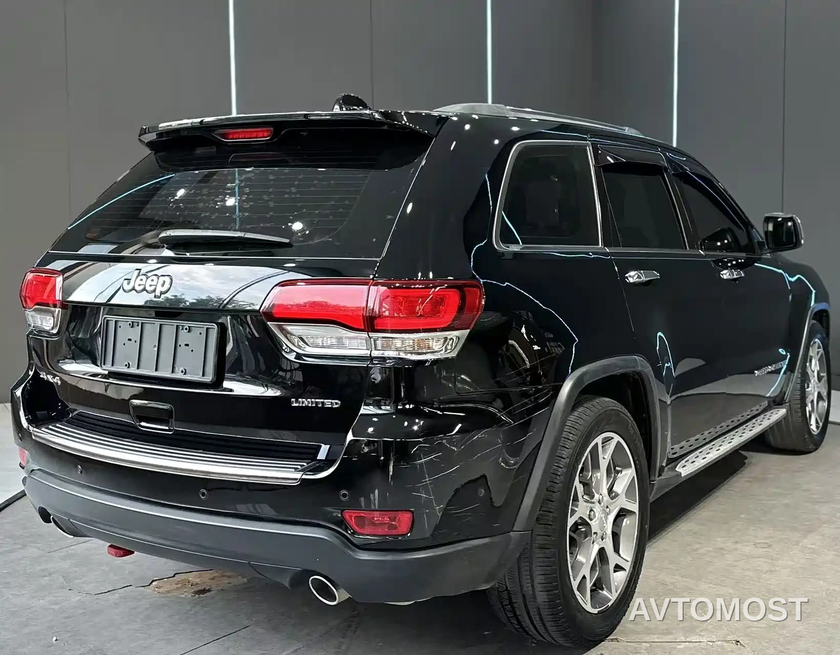 Jeep Grand Cherokee (Import) 2021 3.0L 80th Anniversary Edition — фото 6
