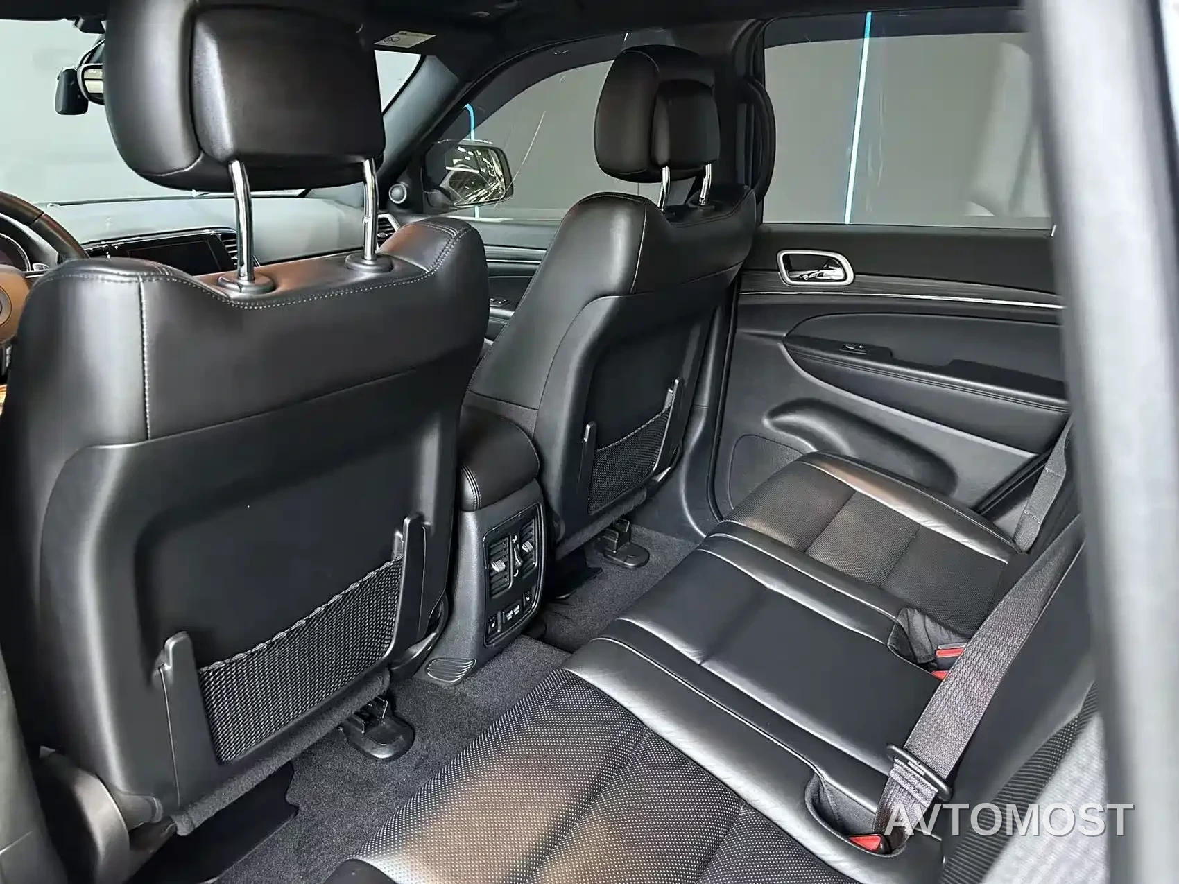 Jeep Grand Cherokee (Import) 2021 3.0L 80th Anniversary Edition — фото 10