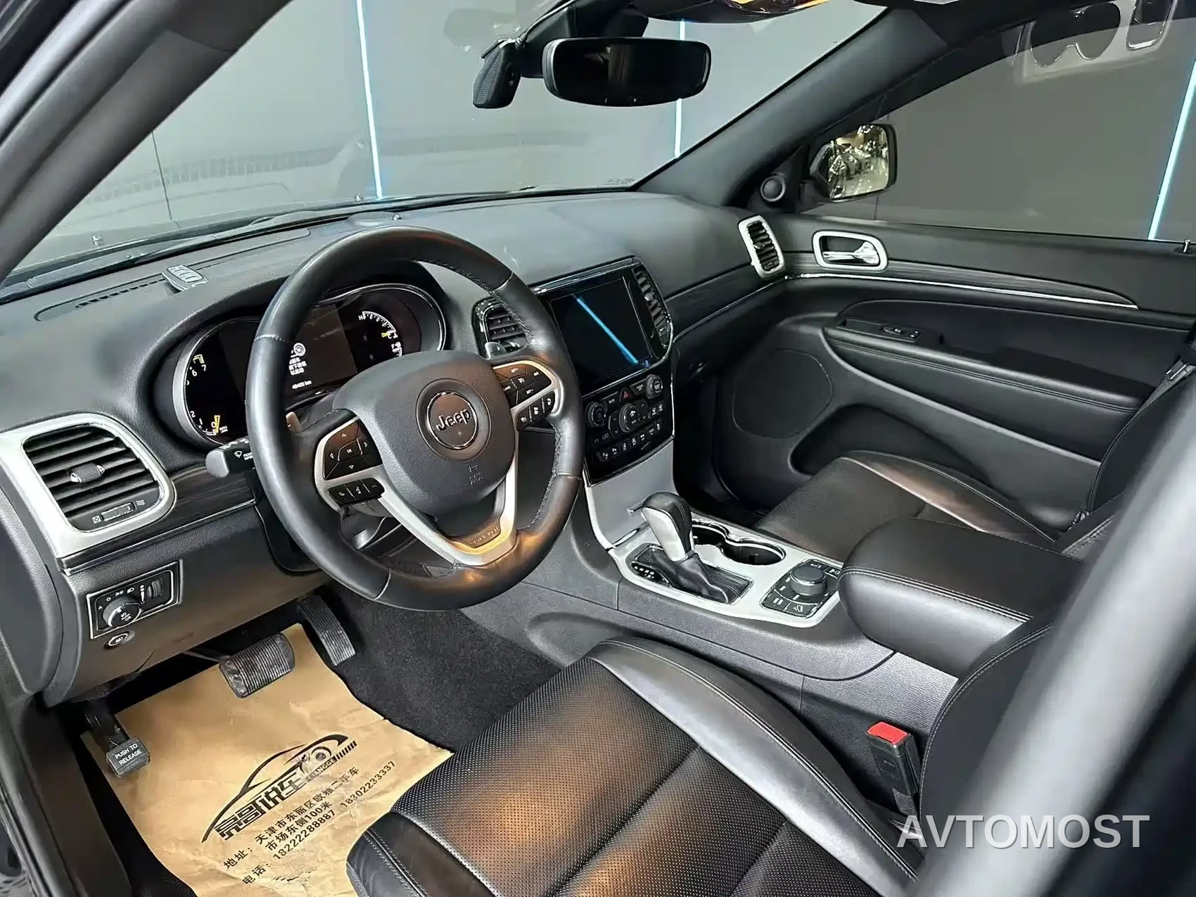 Jeep Grand Cherokee (Import) 2021 3.0L 80th Anniversary Edition — фото 11